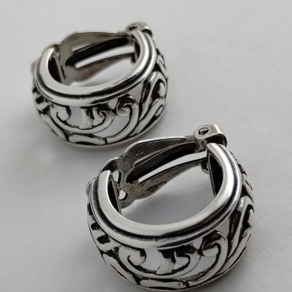 Silpada RARE Vintage CLIP-ON
Sterling Silver Filigree Scroll
Hoop Earrings - Picture 6 of 10